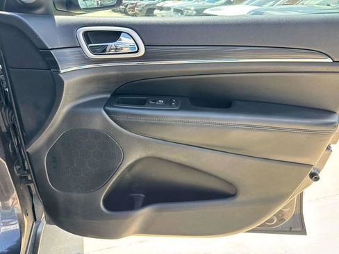 Used 2020 Jeep Grand Cherokee Limited image 20