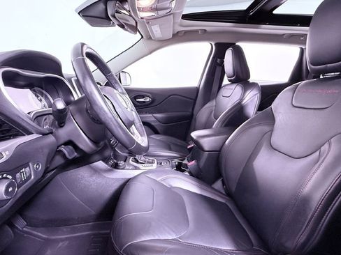 Used 2015 Jeep Cherokee Trailhawk w/ Comfort/Convenience Group image 17