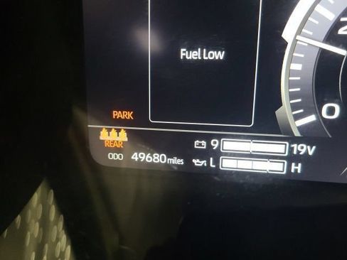 Used 2024 Toyota Tundra Limited AWD/4WD image 33