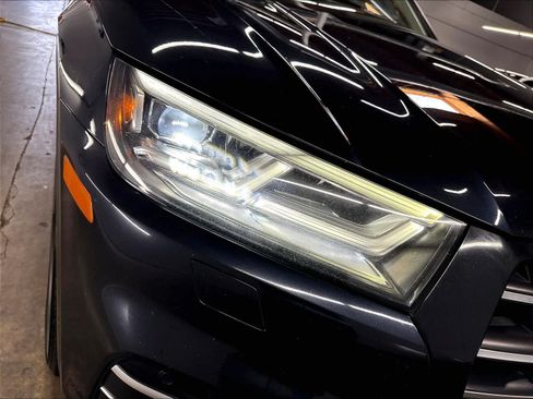 Used 2020 Audi Q5 e Premium Plus w/ Premium Plus Package AWD/4WD image 29