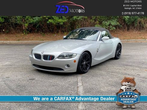 Used 2005 BMW Z4 2.5i RWD image 1