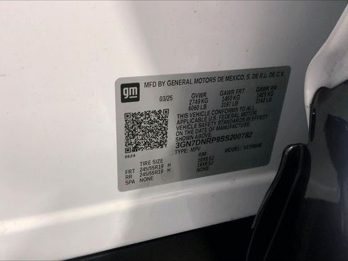 Used 2025 Chevrolet Equinox EV LT FWD image 31
