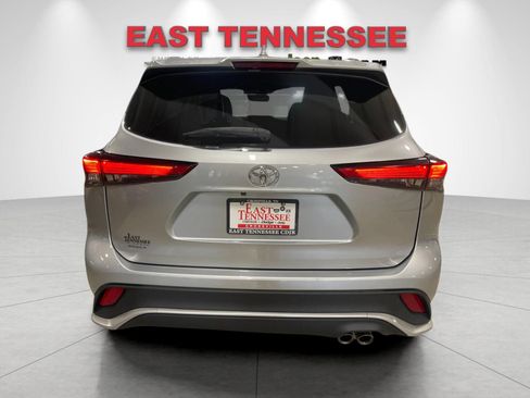 Used 2023 Toyota Highlander XSE FWD image 4