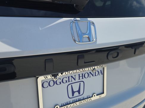 Certified 2025 Honda Pilot Touring image 36