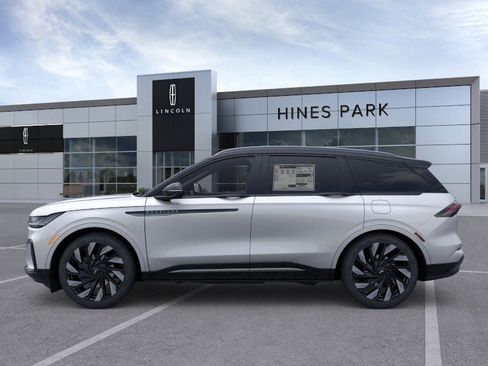 New 2025 Lincoln Nautilus Reserve w/ Jet Appearance Package image 3