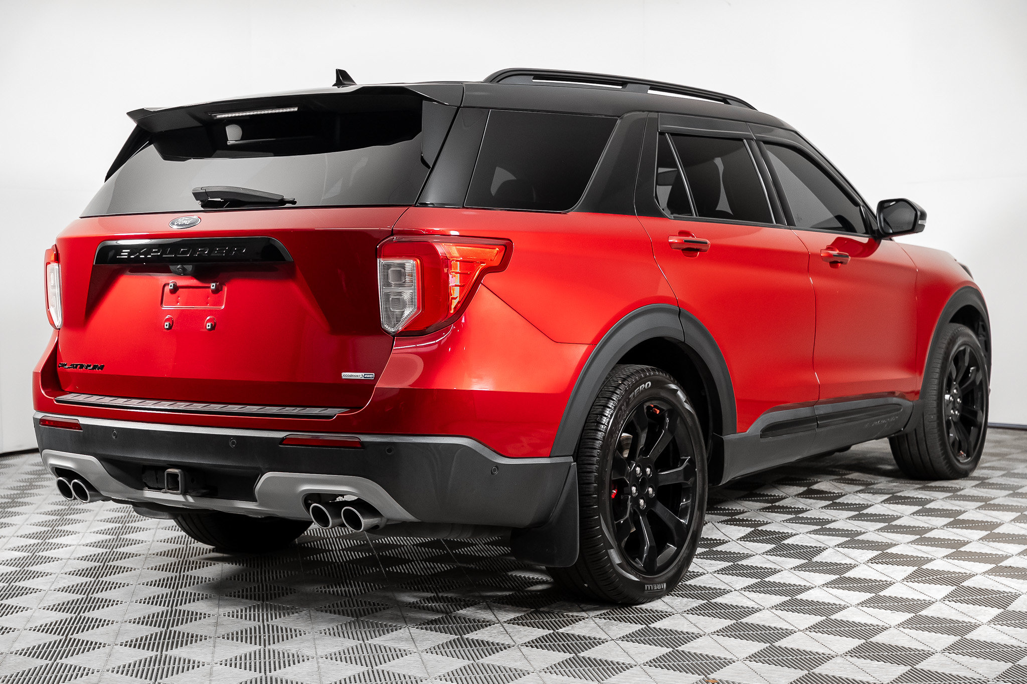Used 2020 Ford Explorer Platinum w/ Premium Technology Package AWD/4WD image 30