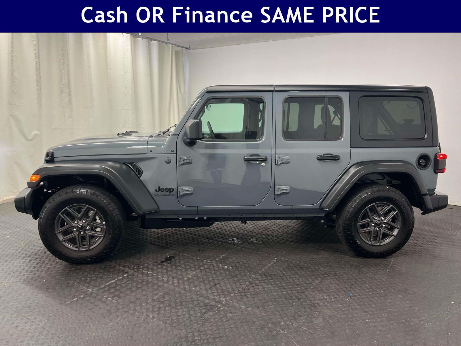 Used 2026 Jeep Wrangler Unlimited Sport AWD/4WD image 9