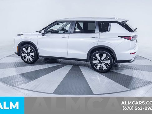 Used 2025 Mitsubishi Outlander SE FWD image 5