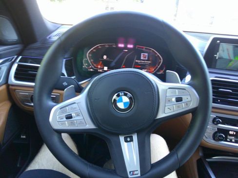 Used 2021 BMW 750i xDrive w/ Luxury Rear Seating Package AWD/4WD image 78