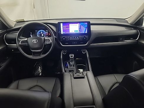 Used 2025 Toyota Grand Highlander AWD image 26