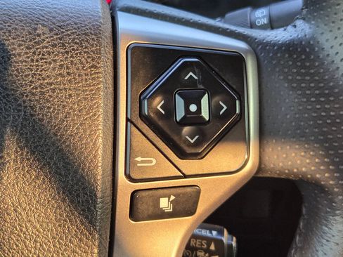 Used 2020 Toyota 4Runner SR5 Premium w/ Moonroof Package RWD image 29