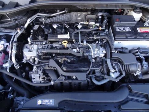 Used 2025 Toyota Corolla Cross LE image 33