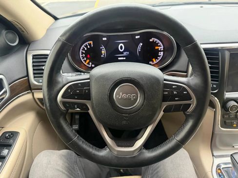 Used 2018 Jeep Grand Cherokee Limited w/ Trailer Tow Group IV image 12