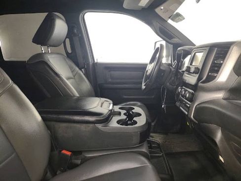 Used 2024 RAM 2500 Tradesman w/ Chrome Appearance Group AWD/4WD image 19