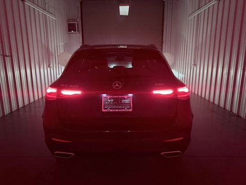 Used 2024 Mercedes-Benz GLC 300 image 9