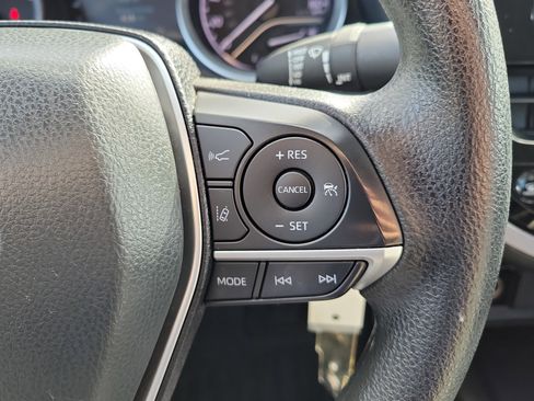 Used 2022 Toyota Camry LE image 27