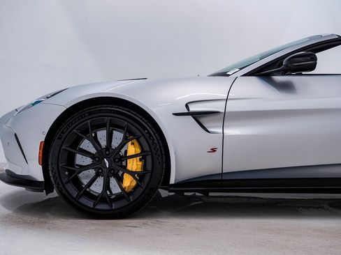 New 2026 Aston Martin V8 Vantage Roadster image 16
