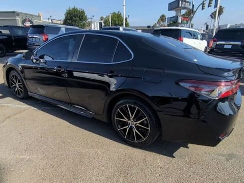 Used 2022 Toyota Camry SE w/ Carpet Mat Package (TMS) FWD image 6