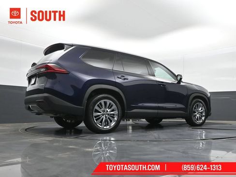 Used 2025 Toyota Grand Highlander AWD image 42