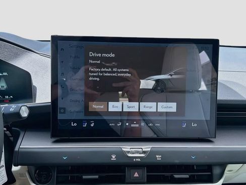 New 2026 Lexus ES 350e w/ Convenience Package FWD image 29