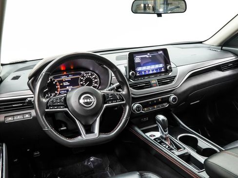 Used 2024 Nissan Altima 2.5 SR FWD image 5