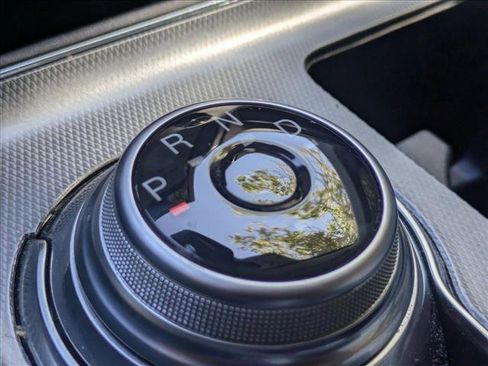 Used 2022 Ford Edge Titanium w/ Equipment Group 301A image 9