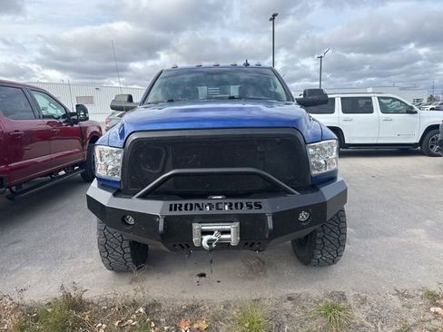 Used 2018 RAM 2500 SLT w/ Luxury Group image 2