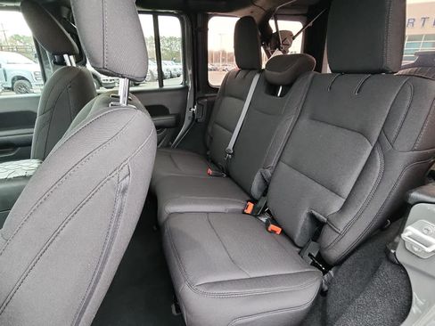 Used 2022 Jeep Wrangler Unlimited Sport image 7