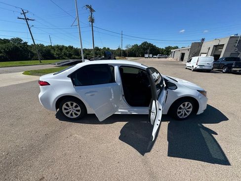 Used 2026 Toyota Corolla LE FWD image 8