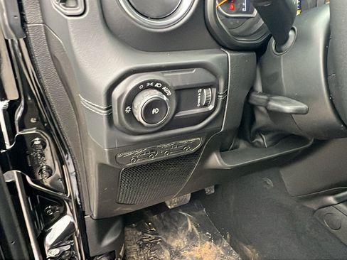 New 2026 Jeep Wrangler Unlimited Sahara AWD/4WD image 22
