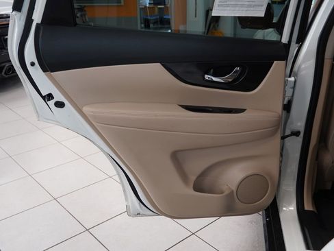 Used 2018 Nissan Rogue SL w/ Premium Package AWD/4WD image 22