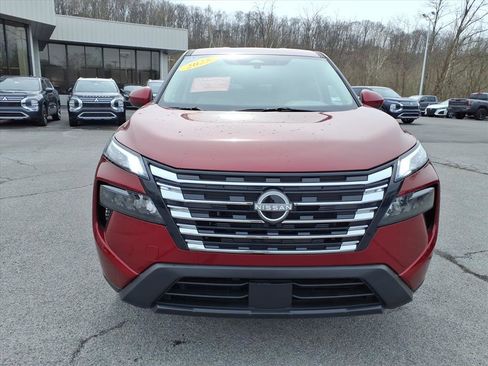 Certified 2025 Nissan Rogue SV image 12