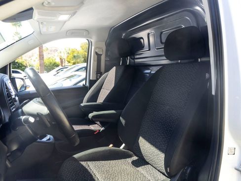 Used 2022 Mercedes-Benz Metris image 13