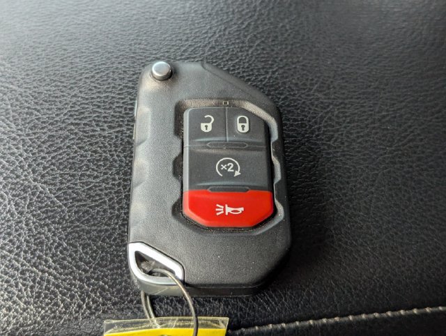 Used 2023 Jeep Gladiator Mojave w/ Cold Weather Group AWD/4WD image 28