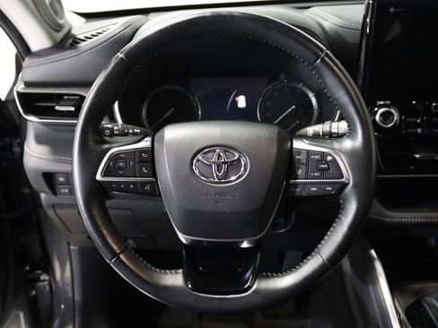 Used 2021 Toyota Highlander Limited image 39