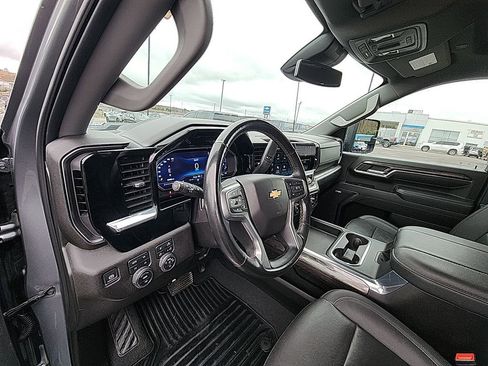 Used 2024 Chevrolet Silverado 3500 LTZ w/ LTZ Convenience Package image 15