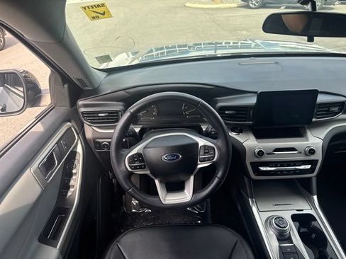 Used 2023 Ford Explorer XLT w/ Equipment Group 202A AWD/4WD image 14