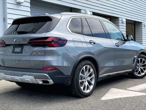Used 2024 BMW X5 xDrive50e w/ Premium Package AWD/4WD image 7
