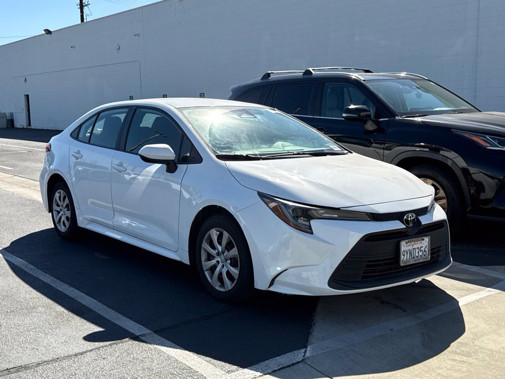 Used 2024 Toyota Corolla LE FWD image 2