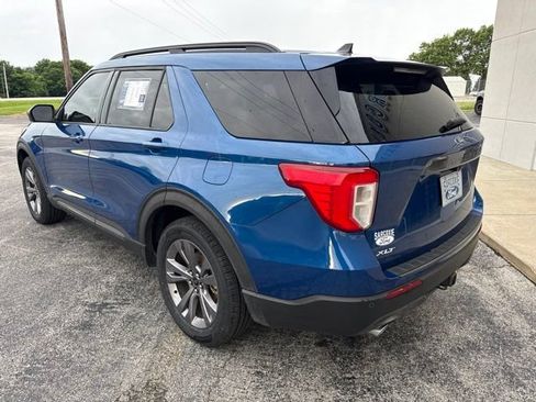 Used 2022 Ford Explorer XLT w/ Equipment Group 202A AWD/4WD image 7