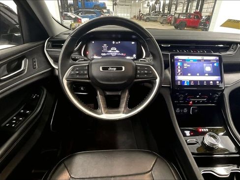 Used 2022 Jeep Grand Cherokee L Limited image 18