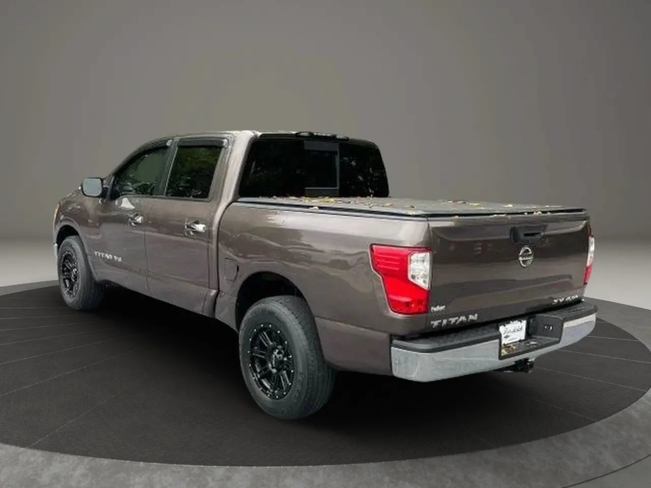 Used 2018 Nissan Titan SV AWD/4WD image 6