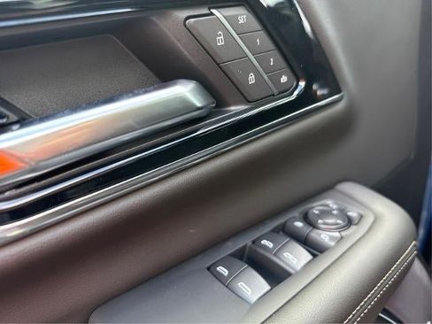 New 2026 GMC Yukon Elevation w/ Elevation Premium Package AWD/4WD image 16