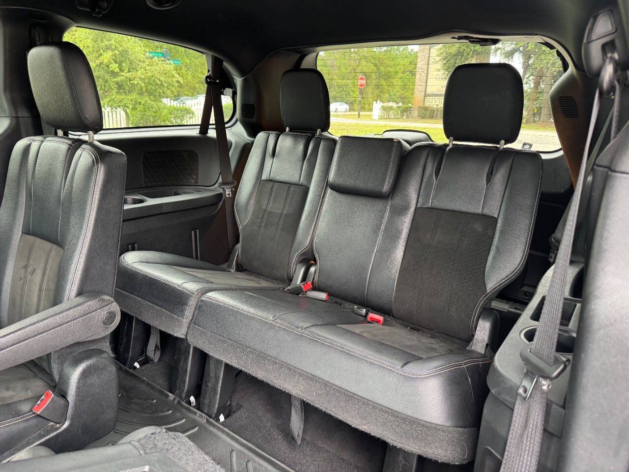 Used 2019 Dodge Grand Caravan SXT w/ Driver Convenience Group FWD image 13