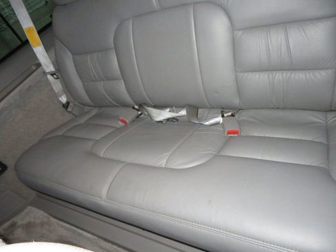 Used 1999 GMC Suburban 2500 w/ Marketing Opt Pkg 3 image 27