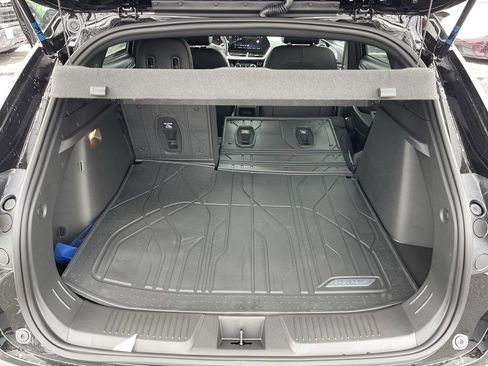 New 2026 Chevrolet Trax RS w/ Sunroof Package image 23