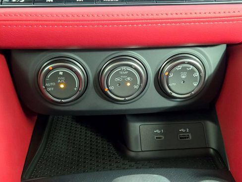 Used 2025 Nissan Z Performance w/ Floor Mat Package RWD image 19