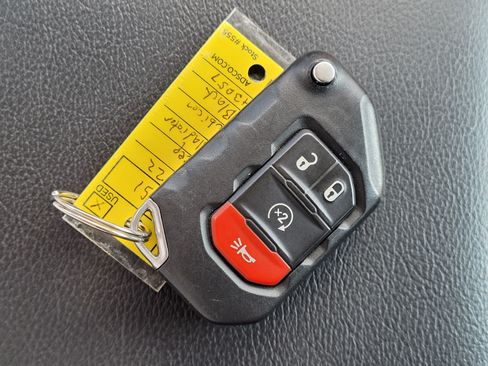Used 2022 Jeep Gladiator Rubicon w/ Cold Weather Group AWD/4WD image 11