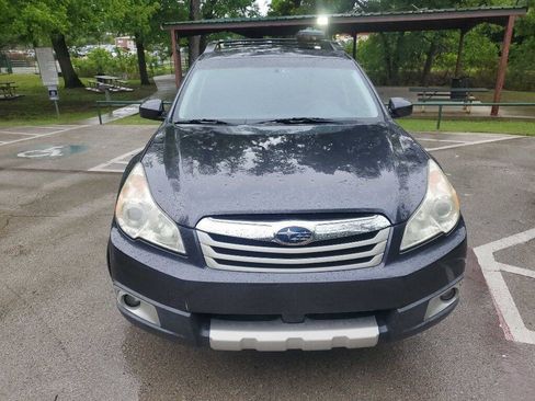 Used 2011 Subaru Outback 2.5i Limited AWD/4WD image 8