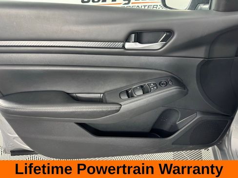 Used 2024 Nissan Altima 2.5 SV image 7